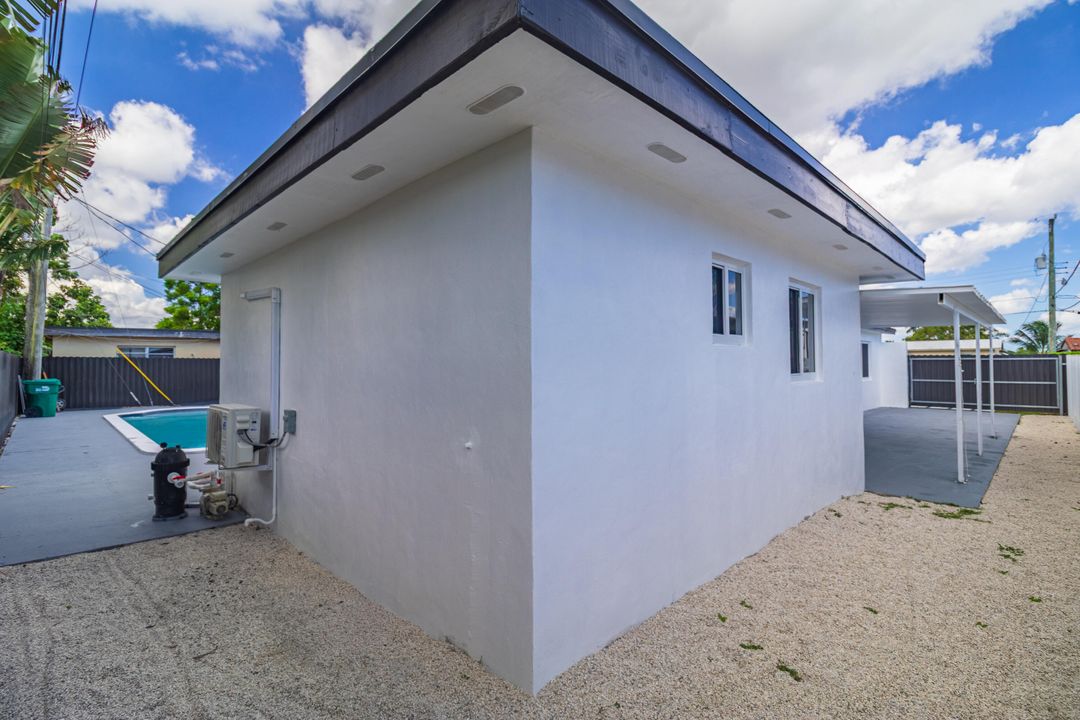 Под контрактом: $995,000 (5 спален, 3 ванн, 2382 Квадратных фут)