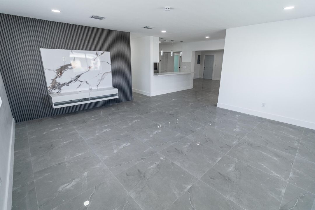 Под контрактом: $995,000 (5 спален, 3 ванн, 2382 Квадратных фут)