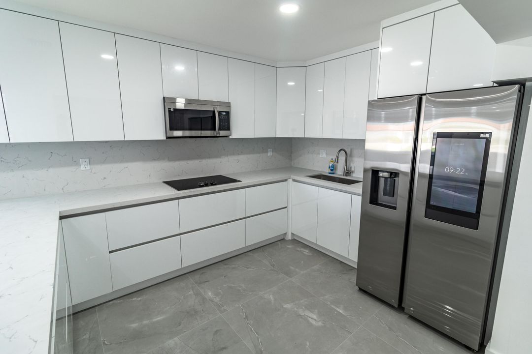 Под контрактом: $995,000 (5 спален, 3 ванн, 2382 Квадратных фут)