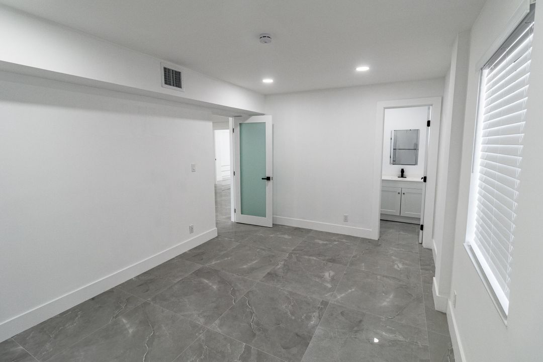 Под контрактом: $995,000 (5 спален, 3 ванн, 2382 Квадратных фут)