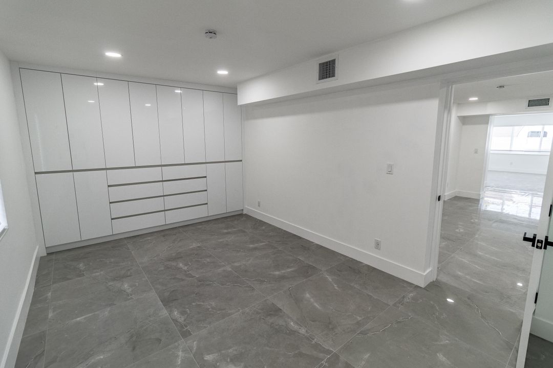 Под контрактом: $995,000 (5 спален, 3 ванн, 2382 Квадратных фут)