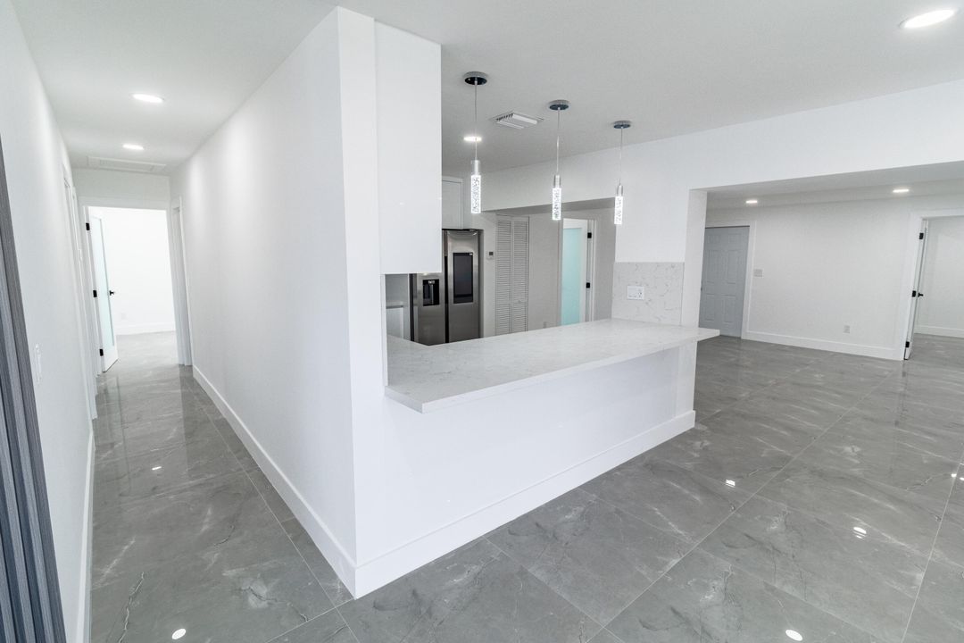 Под контрактом: $995,000 (5 спален, 3 ванн, 2382 Квадратных фут)