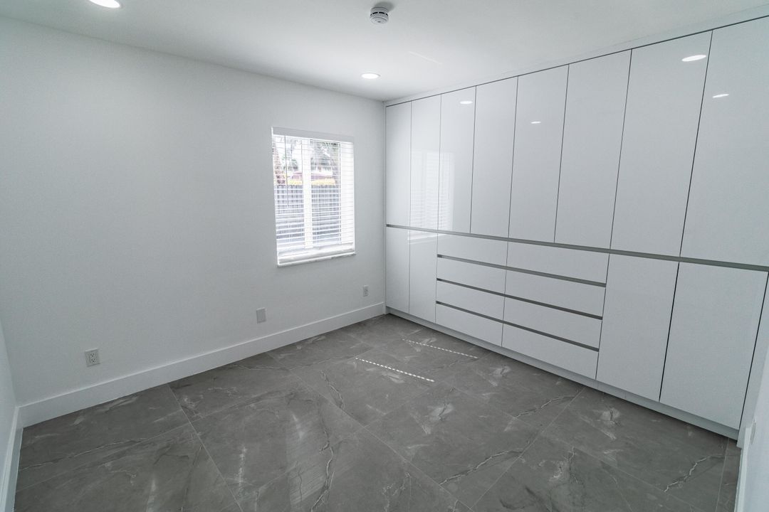 Под контрактом: $995,000 (5 спален, 3 ванн, 2382 Квадратных фут)