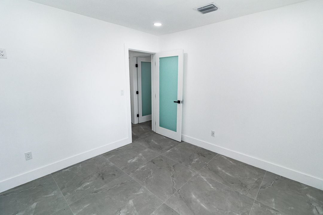 Под контрактом: $995,000 (5 спален, 3 ванн, 2382 Квадратных фут)