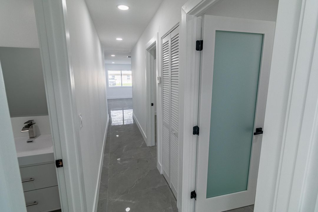 Под контрактом: $995,000 (5 спален, 3 ванн, 2382 Квадратных фут)