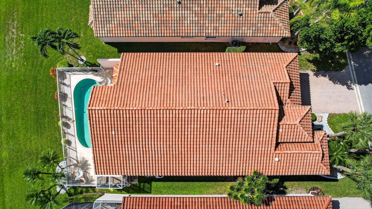 Active With Contract: $575,000 (3 beds, 2 baths, 2331 Square Feet)