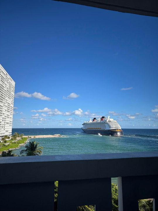 Active With Contract: $3,800 (2 beds, 2 baths, 1510 Square Feet)