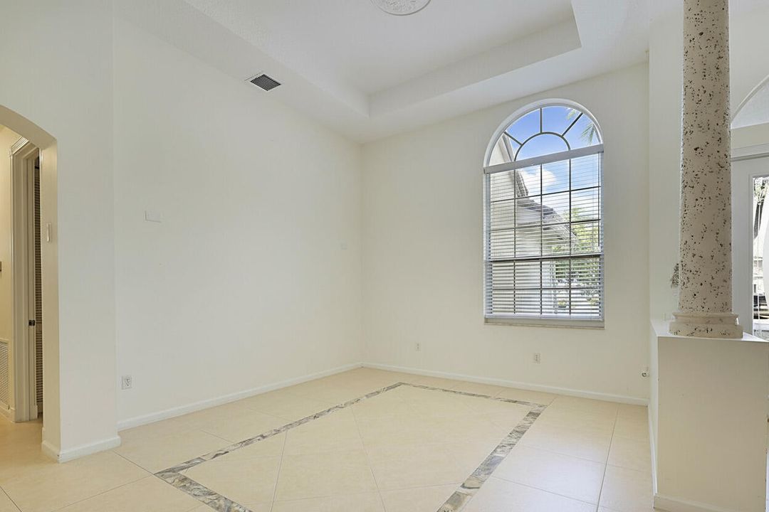 For Rent: $6,200 (4 beds, 3 baths, 3109 Square Feet)