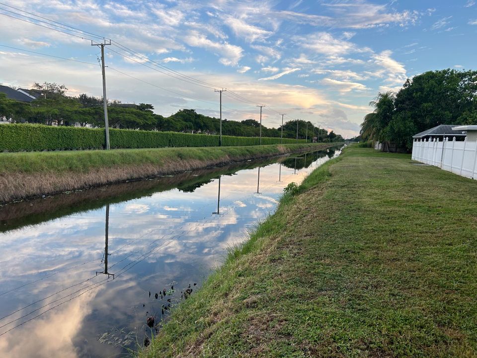 For Rent: $3,250 (3 beds, 2 baths, 1287 Square Feet)