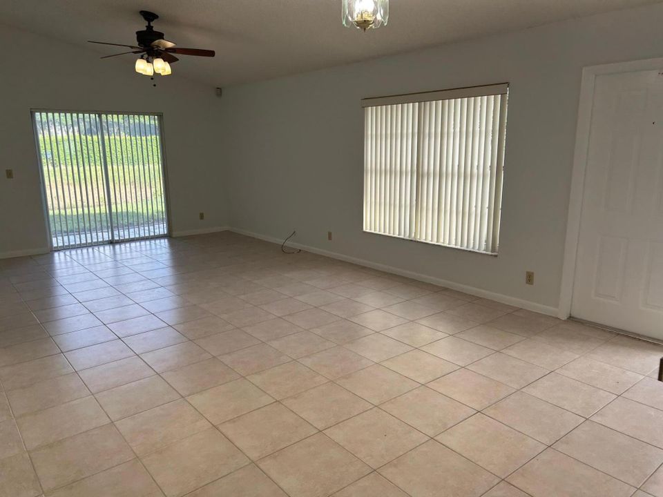 For Rent: $3,250 (3 beds, 2 baths, 1287 Square Feet)