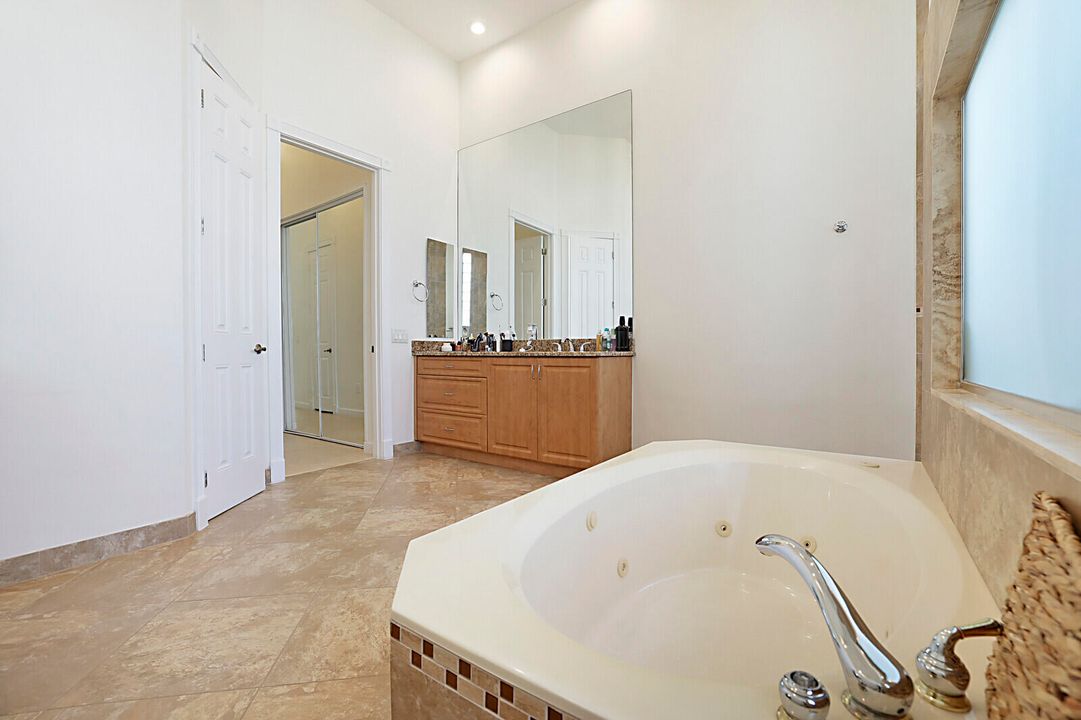 For Rent: $6,200 (4 beds, 3 baths, 3109 Square Feet)