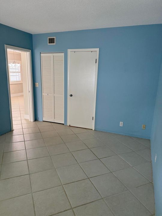For Rent: $2,400 (2 beds, 2 baths, 1000 Square Feet)