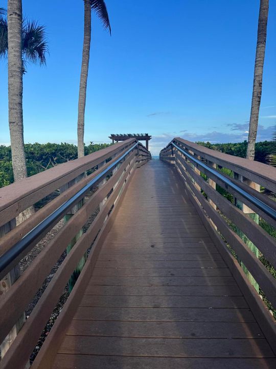 На продажу: $335,000 (2 спален, 2 ванн, 1053 Квадратных фут)