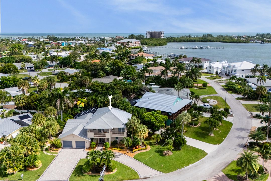 For Sale: $1,398,000 (4 beds, 3 baths, 3017 Square Feet)