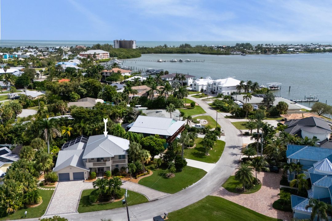 For Sale: $1,398,000 (4 beds, 3 baths, 3017 Square Feet)