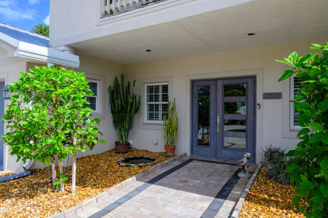 For Sale: $1,398,000 (4 beds, 3 baths, 3017 Square Feet)