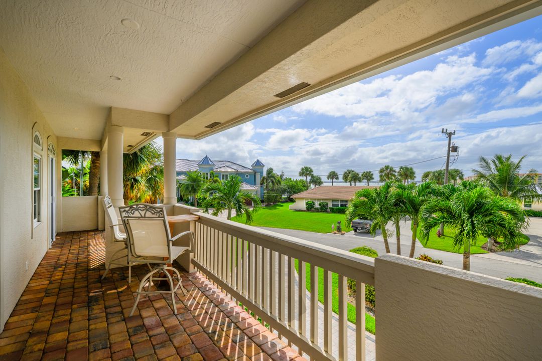 For Sale: $1,398,000 (4 beds, 3 baths, 3017 Square Feet)