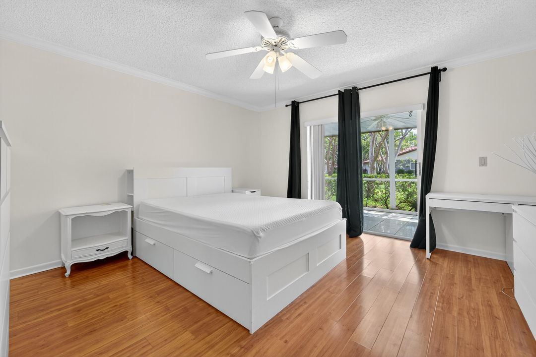 合同活跃: $3,000 (2 贝兹, 2 浴室, 1311 平方英尺)