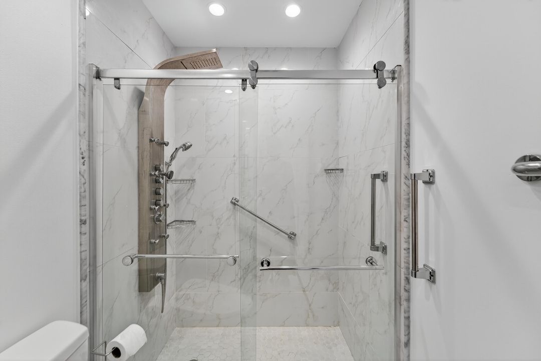 合同活跃: $3,000 (2 贝兹, 2 浴室, 1311 平方英尺)