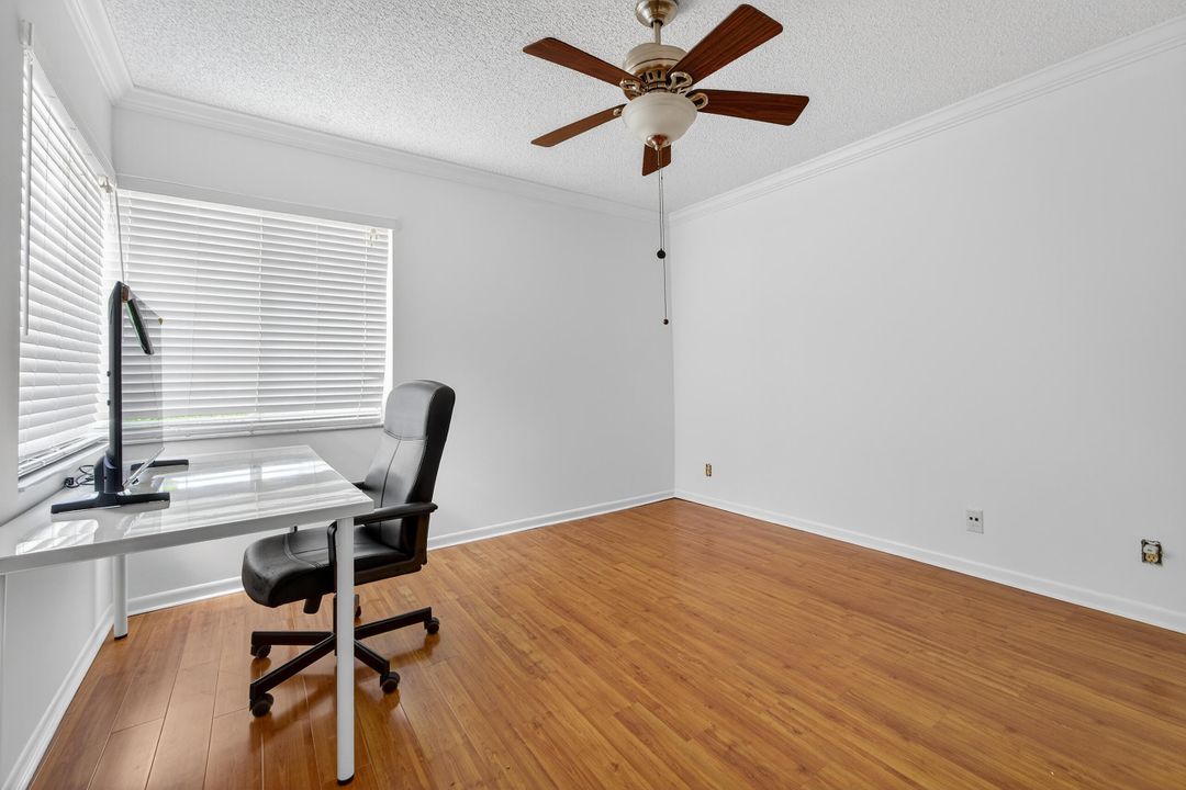 合同活跃: $3,000 (2 贝兹, 2 浴室, 1311 平方英尺)