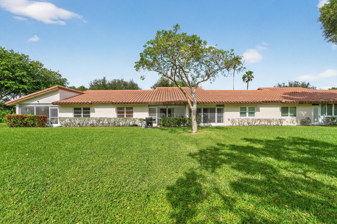 合同活跃: $3,000 (2 贝兹, 2 浴室, 1311 平方英尺)