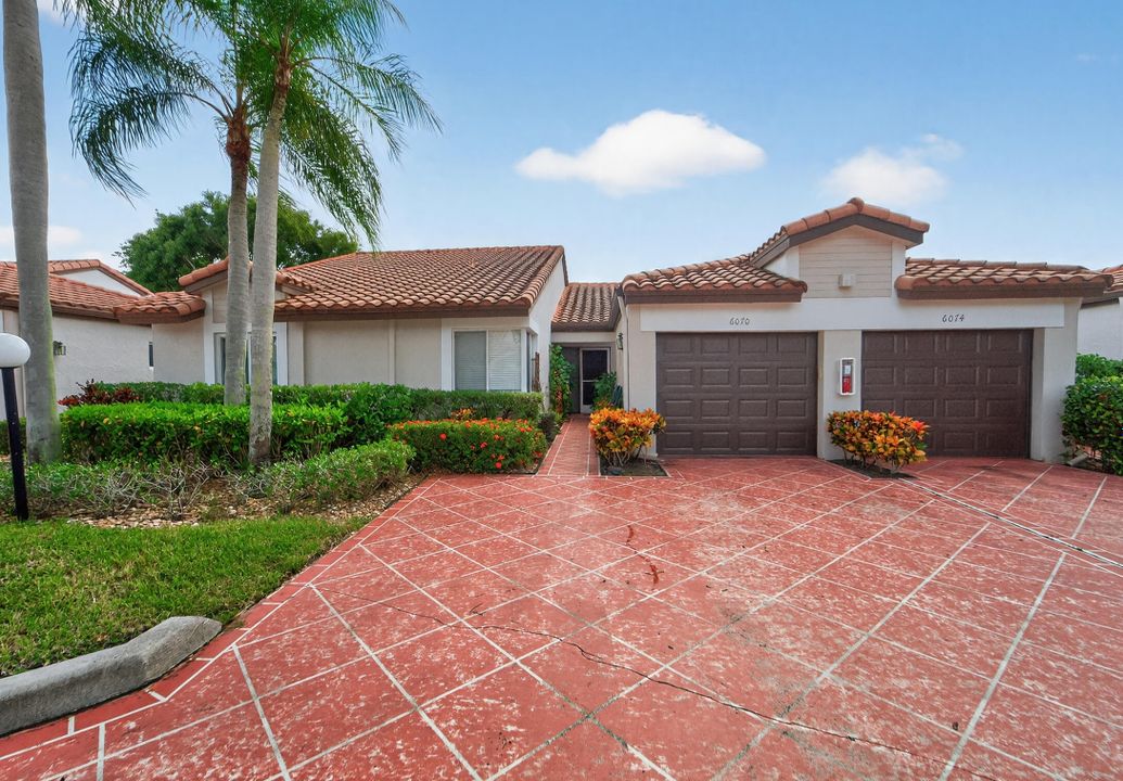 合同活跃: $3,000 (2 贝兹, 2 浴室, 1311 平方英尺)