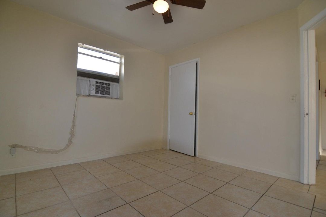 出租: $1,375 (2 贝兹, 1 浴室, 612 平方英尺)