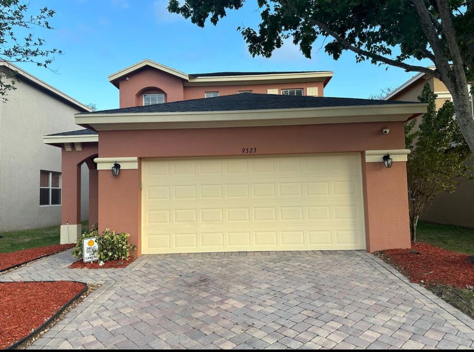 待售: $269,000 (2 贝兹, 2 浴室, 1579 平方英尺)