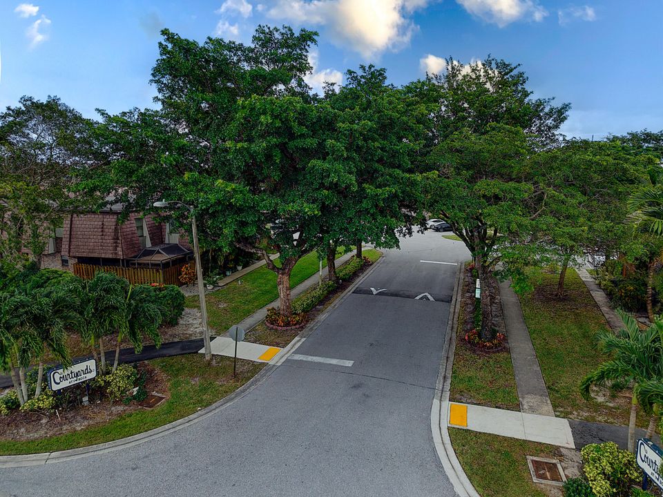 For Rent: $2,950 (3 beds, 2 baths, 1449 Square Feet)