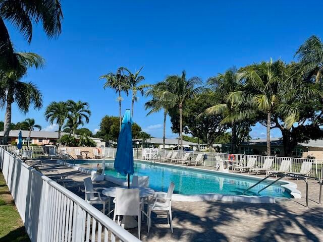 На продажу: $89,000 (1 спален, 1 ванн, 954 Квадратных фут)