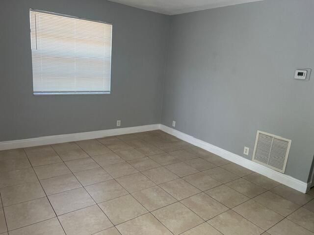 For Rent: $2,275 (3 beds, 2 baths, 982 Square Feet)