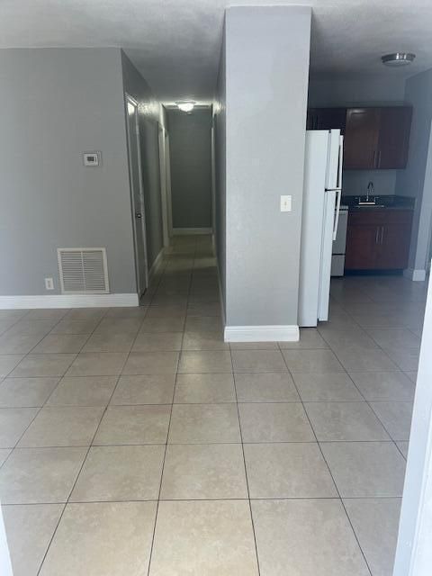 For Rent: $2,275 (3 beds, 2 baths, 982 Square Feet)