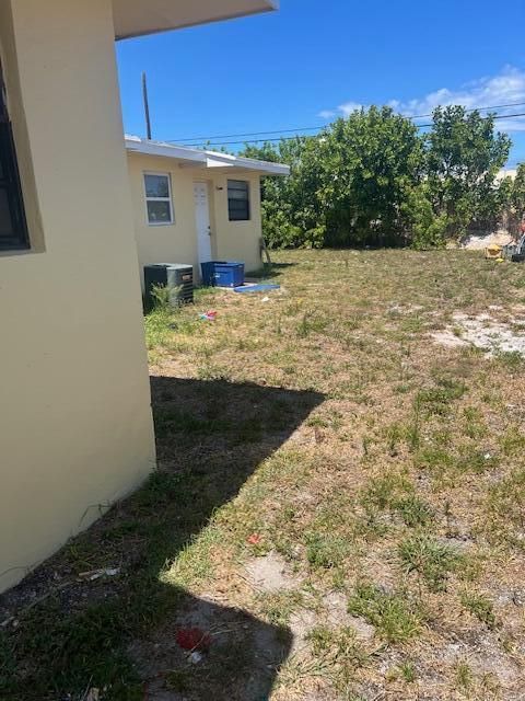 For Rent: $2,275 (3 beds, 2 baths, 982 Square Feet)