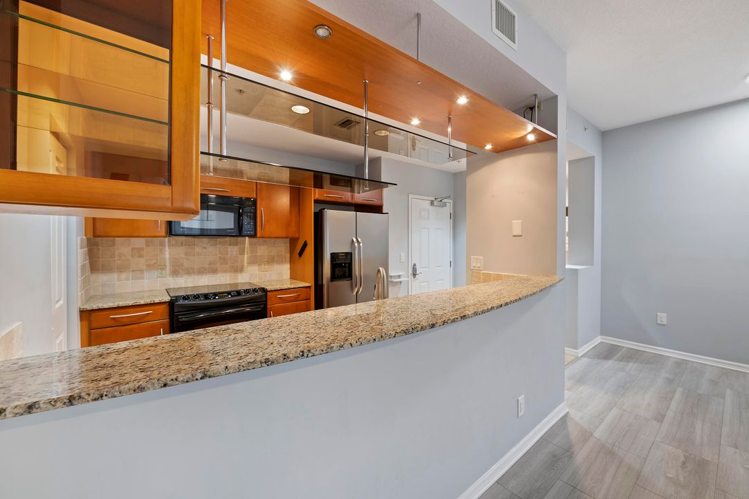 Active With Contract: $410,000 (2 beds, 2 baths, 1105 Square Feet)