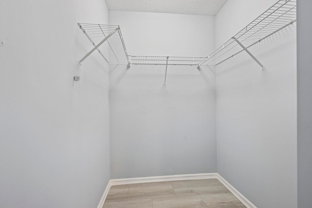 Active With Contract: $410,000 (2 beds, 2 baths, 1105 Square Feet)