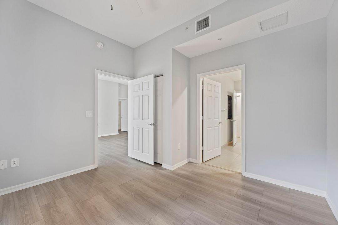 Active With Contract: $410,000 (2 beds, 2 baths, 1105 Square Feet)