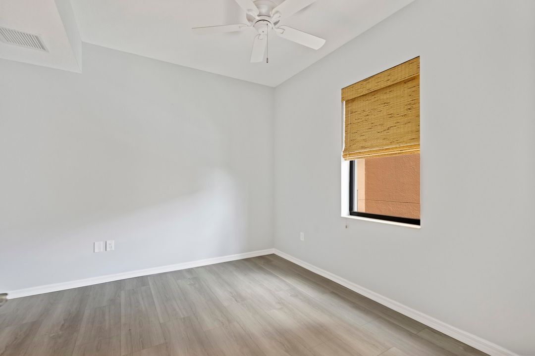 Active With Contract: $410,000 (2 beds, 2 baths, 1105 Square Feet)