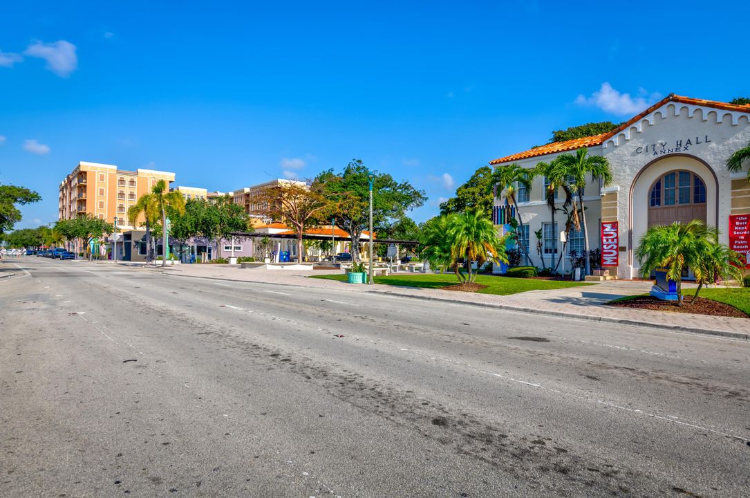 Active With Contract: $410,000 (2 beds, 2 baths, 1105 Square Feet)