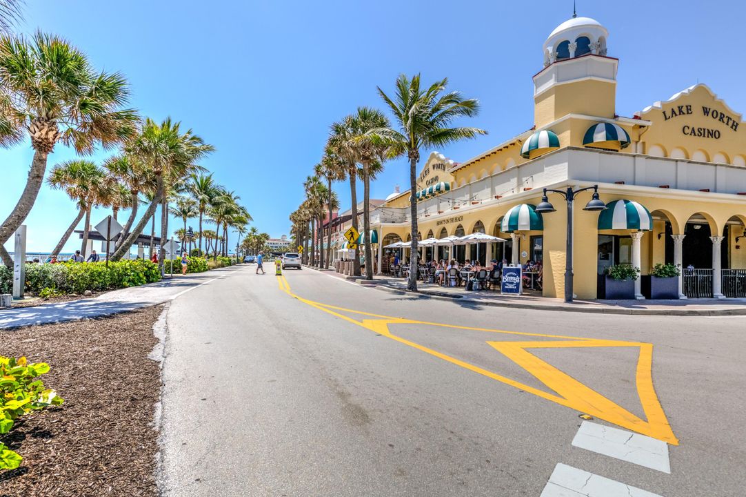 Active With Contract: $410,000 (2 beds, 2 baths, 1105 Square Feet)