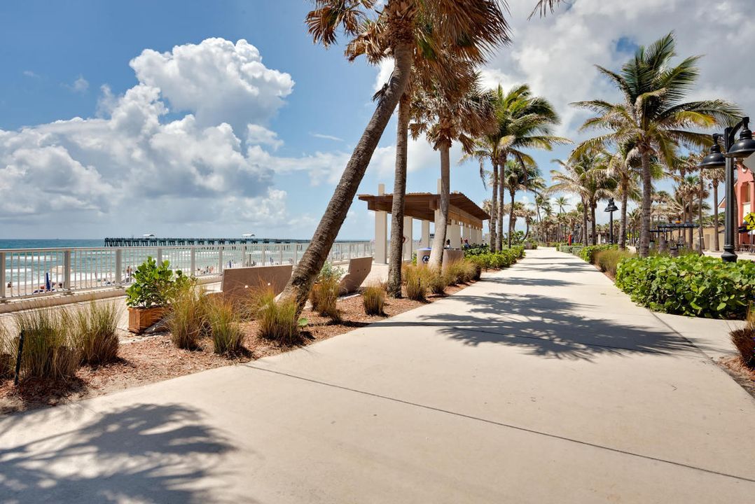 Active With Contract: $410,000 (2 beds, 2 baths, 1105 Square Feet)