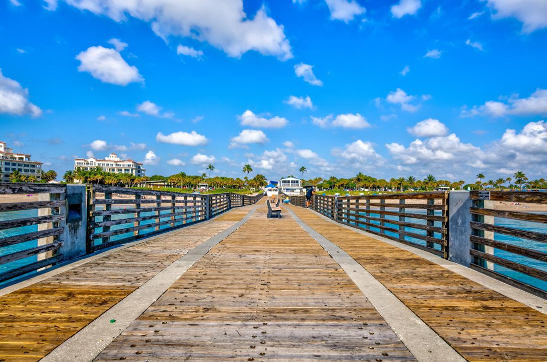 Active With Contract: $410,000 (2 beds, 2 baths, 1105 Square Feet)