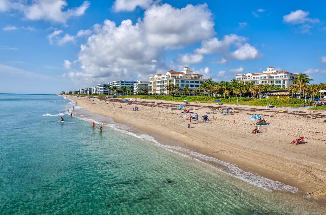 Active With Contract: $410,000 (2 beds, 2 baths, 1105 Square Feet)