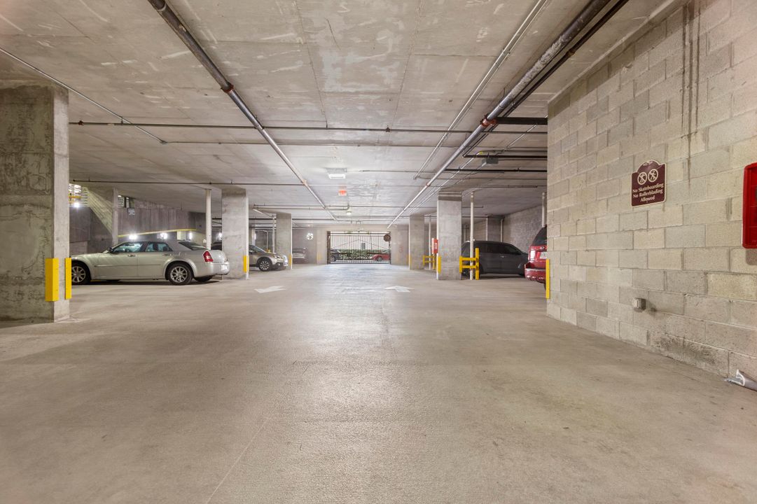 Active With Contract: $410,000 (2 beds, 2 baths, 1105 Square Feet)