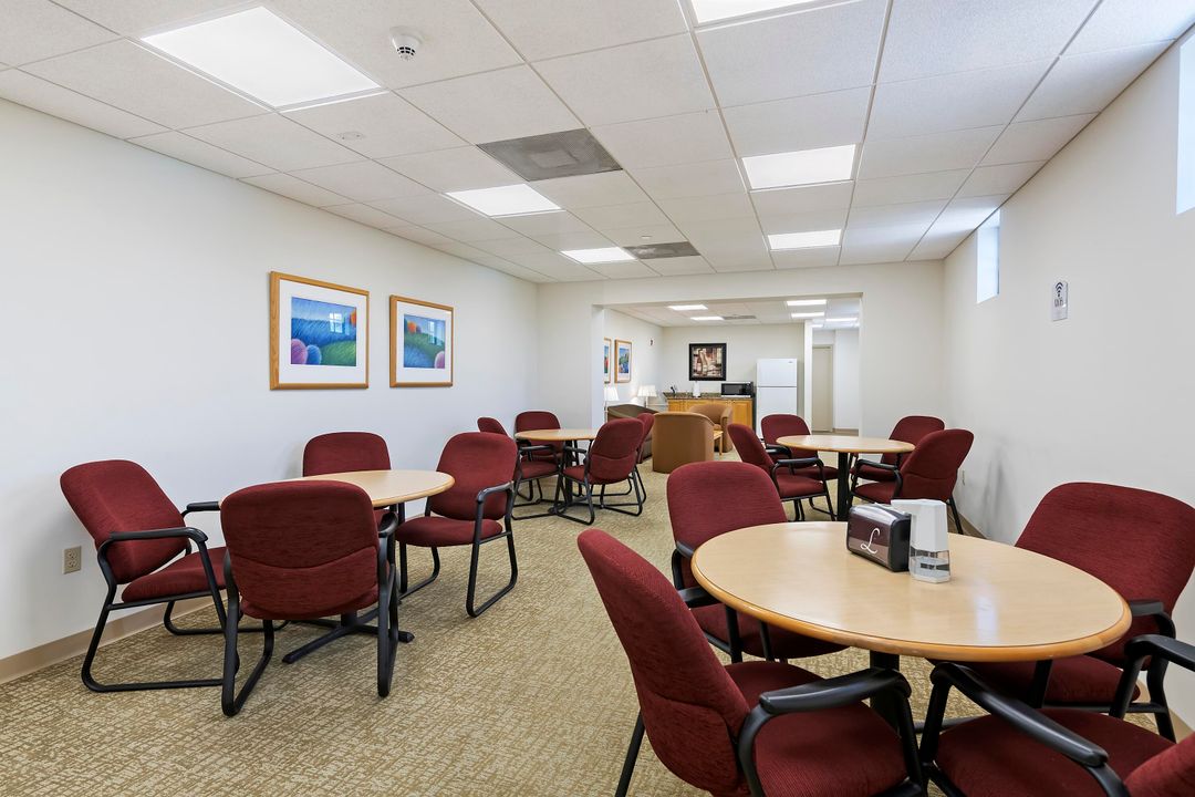 Active With Contract: $410,000 (2 beds, 2 baths, 1105 Square Feet)