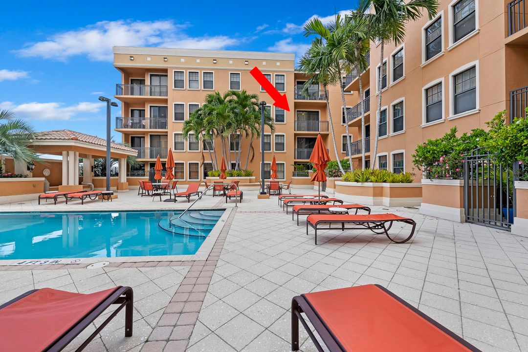 Active With Contract: $410,000 (2 beds, 2 baths, 1105 Square Feet)