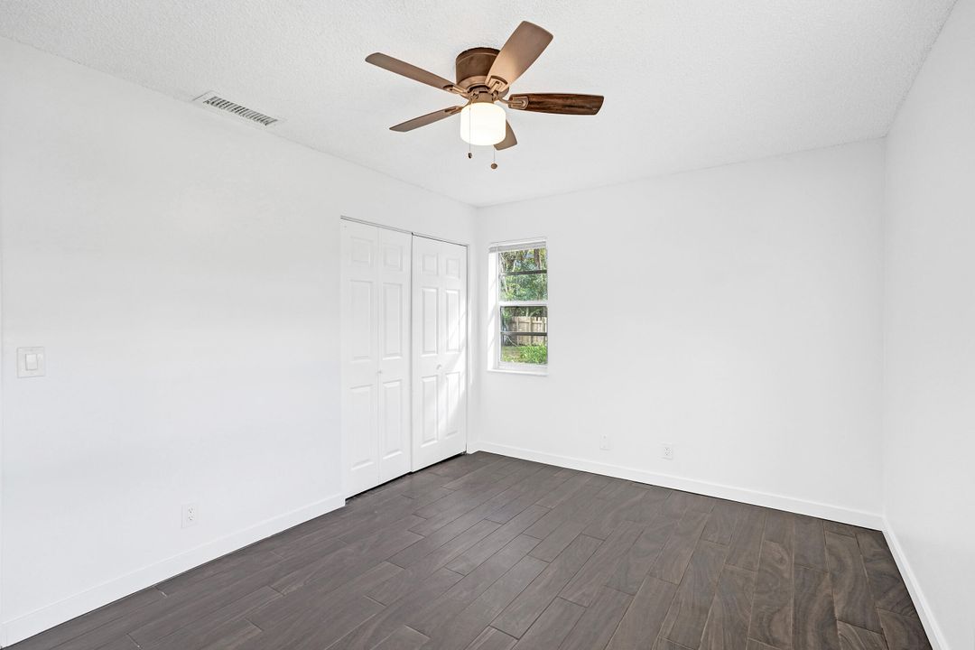 Active With Contract: $299,900 (2 beds, 2 baths, 1045 Square Feet)