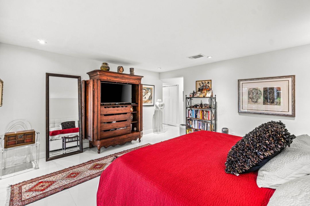 Active With Contract: $599,900 (3 beds, 2 baths, 2556 Square Feet)