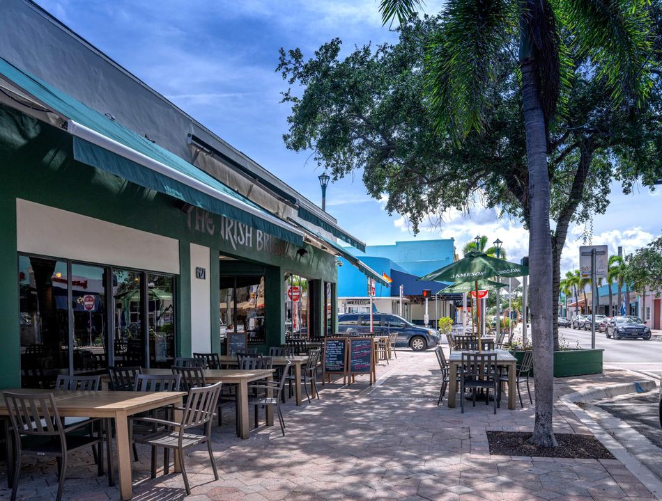 Active With Contract: $410,000 (2 beds, 2 baths, 1105 Square Feet)