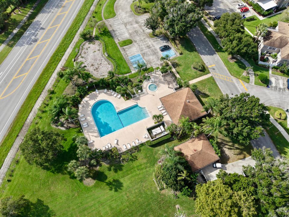 待售: $299,900 (2 贝兹, 2 浴室, 1374 平方英尺)