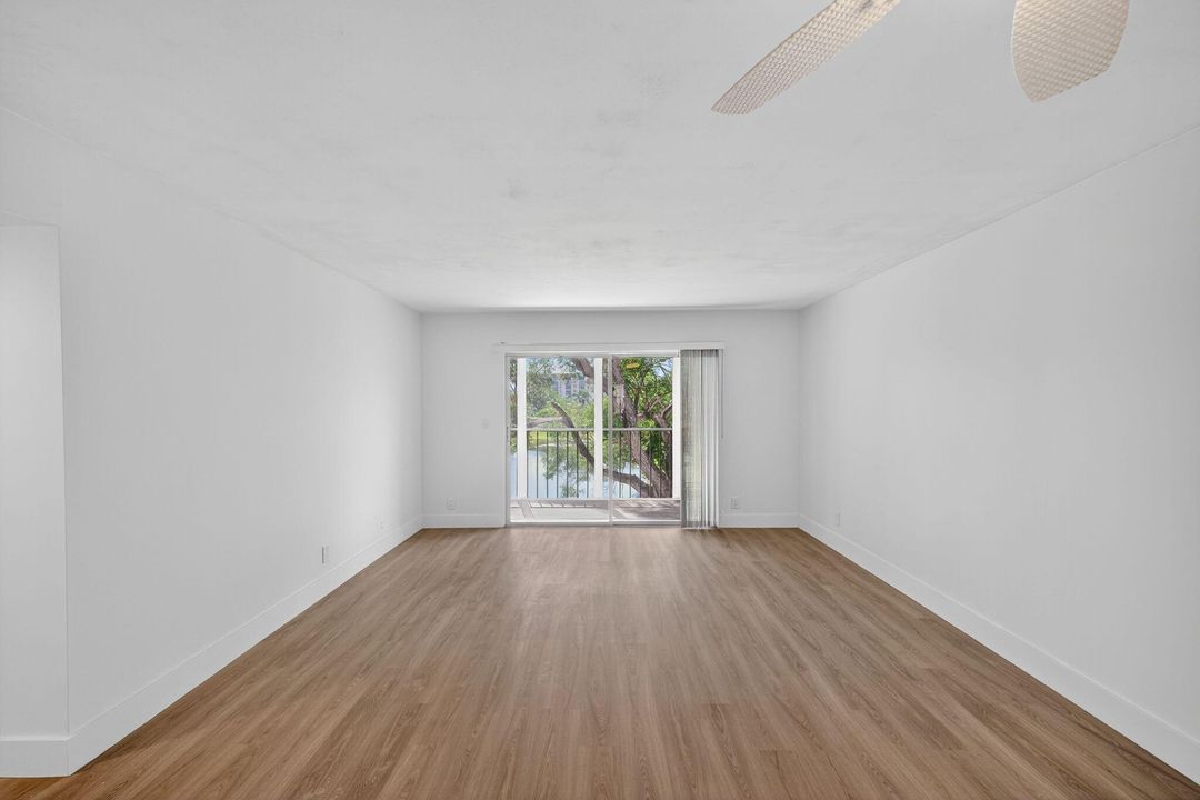 For Rent: $2,800 (2 beds, 2 baths, 1070 Square Feet)